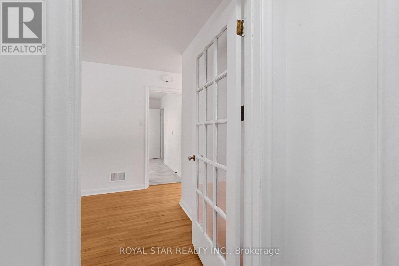 10 DELONG DRIVE - Photo 5