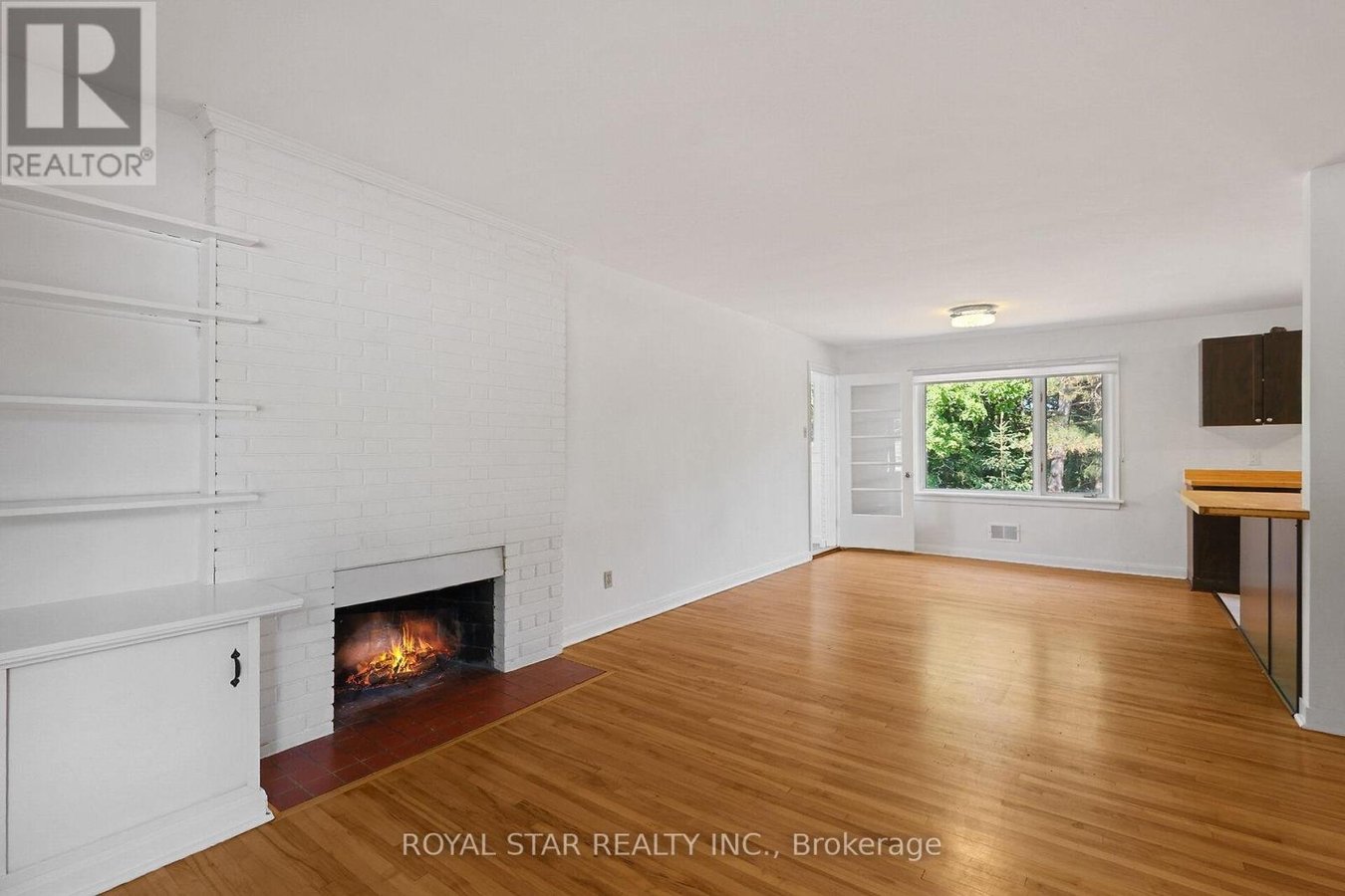 10 DELONG DRIVE - Photo 9