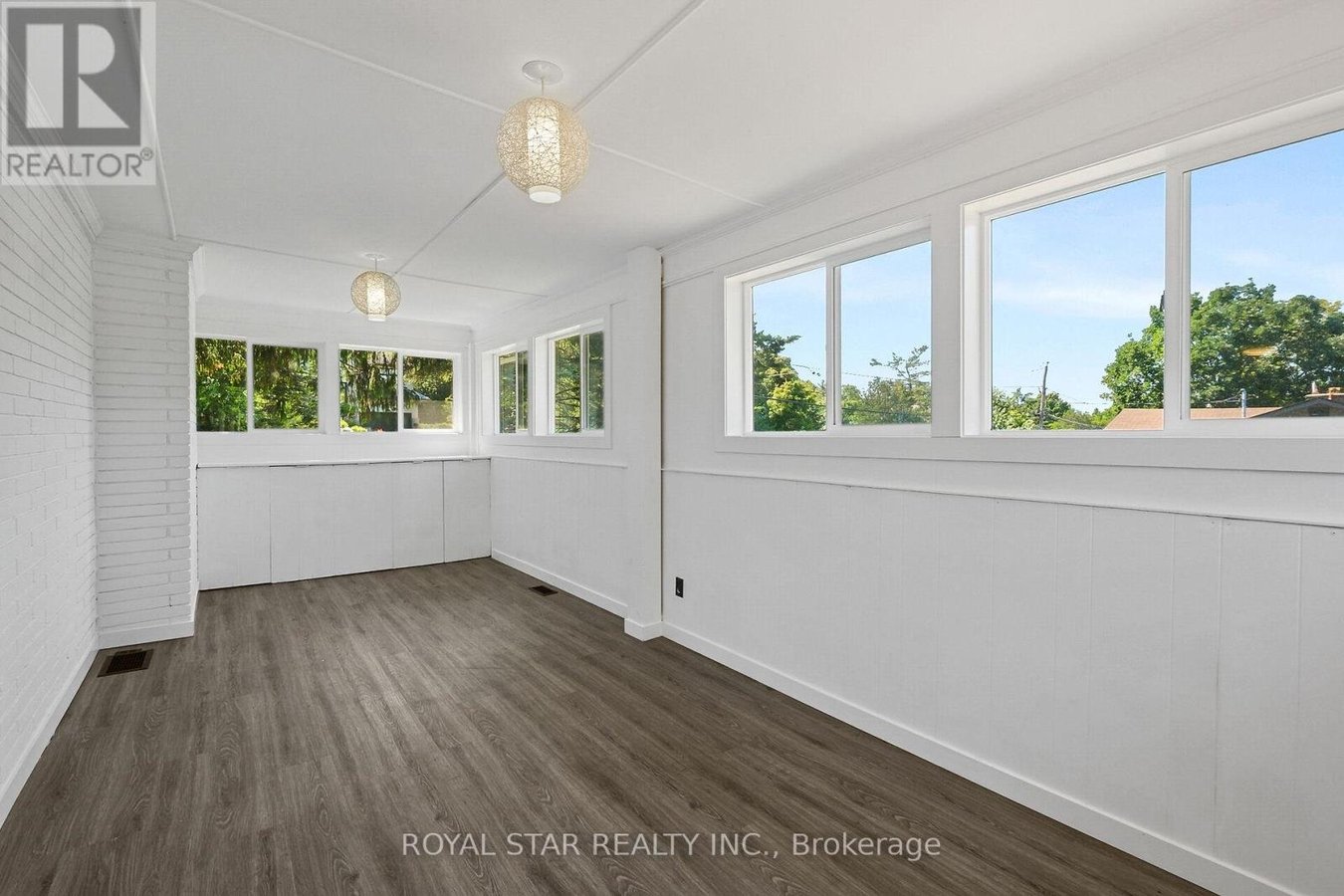 10 DELONG DRIVE - Photo 16