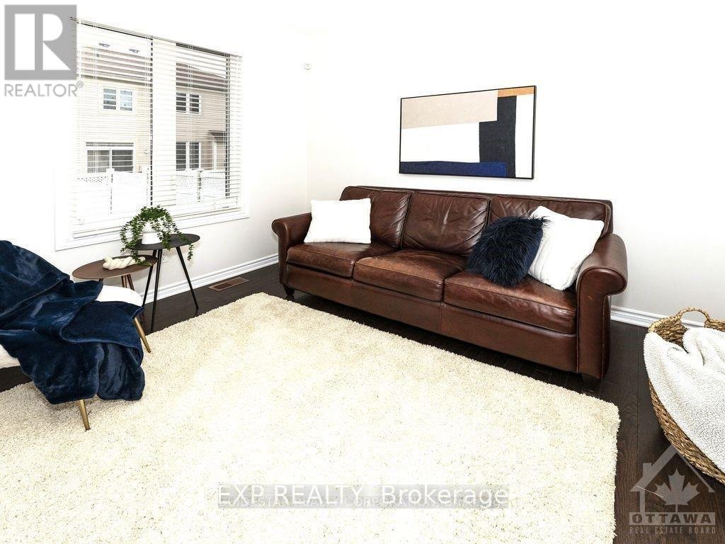 215 RIVERTREE STREET - Photo 10