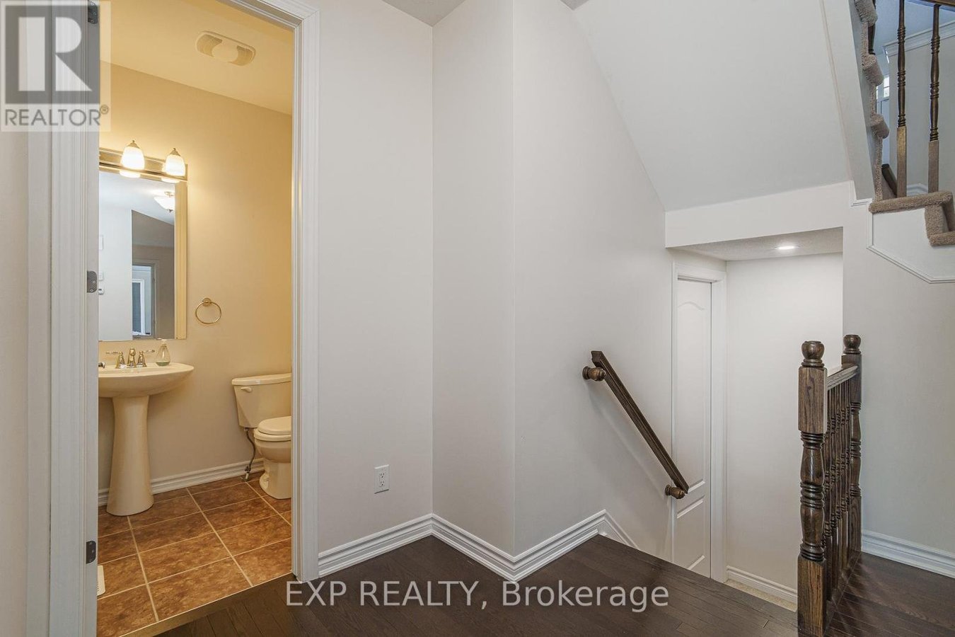215 RIVERTREE STREET - Photo 12