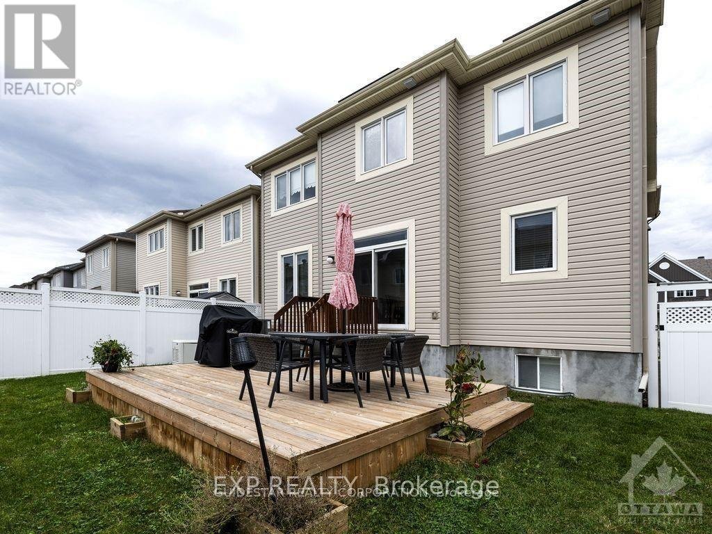215 RIVERTREE STREET - Photo 27