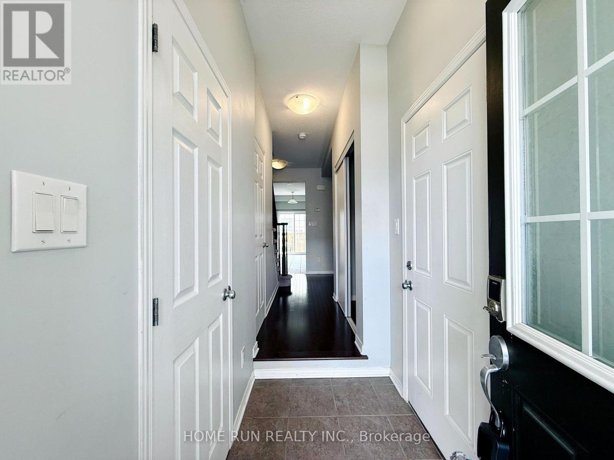 183 LARAMIE CRESCENT - Photo 4