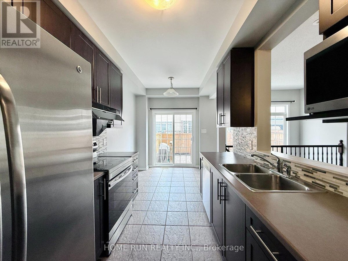 183 LARAMIE CRESCENT - Photo 8