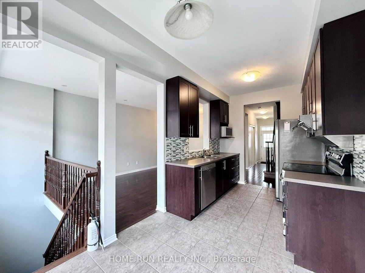 183 LARAMIE CRESCENT - Photo 9