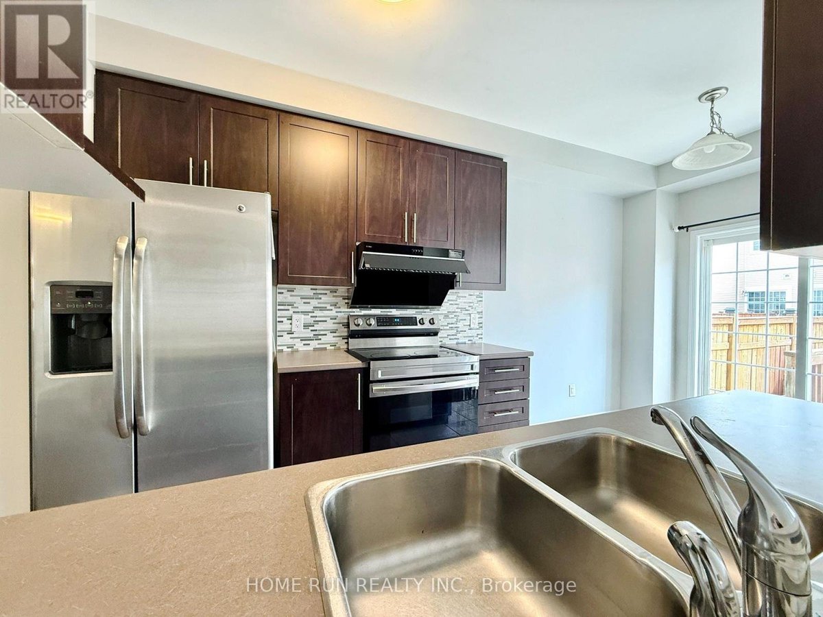 183 LARAMIE CRESCENT - Photo 10