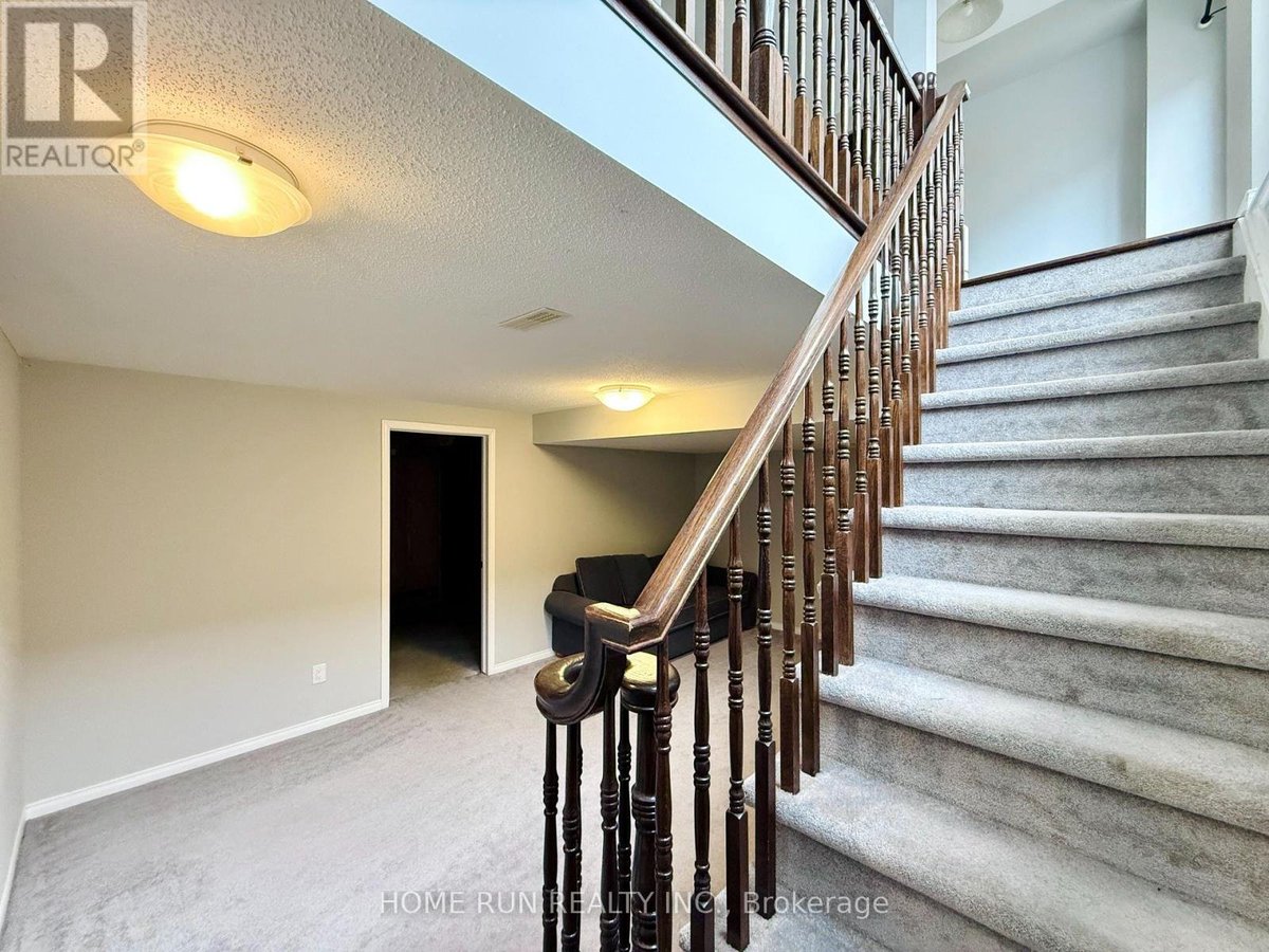 183 LARAMIE CRESCENT - Photo 24