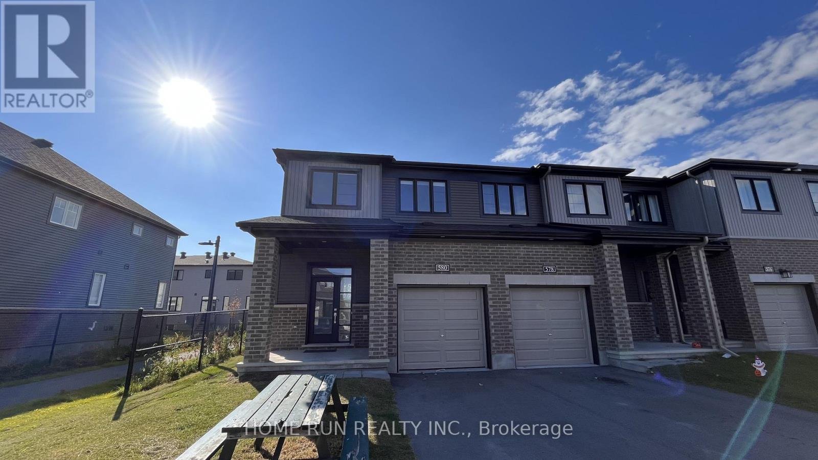 580 LILITH STREET - Photo 1