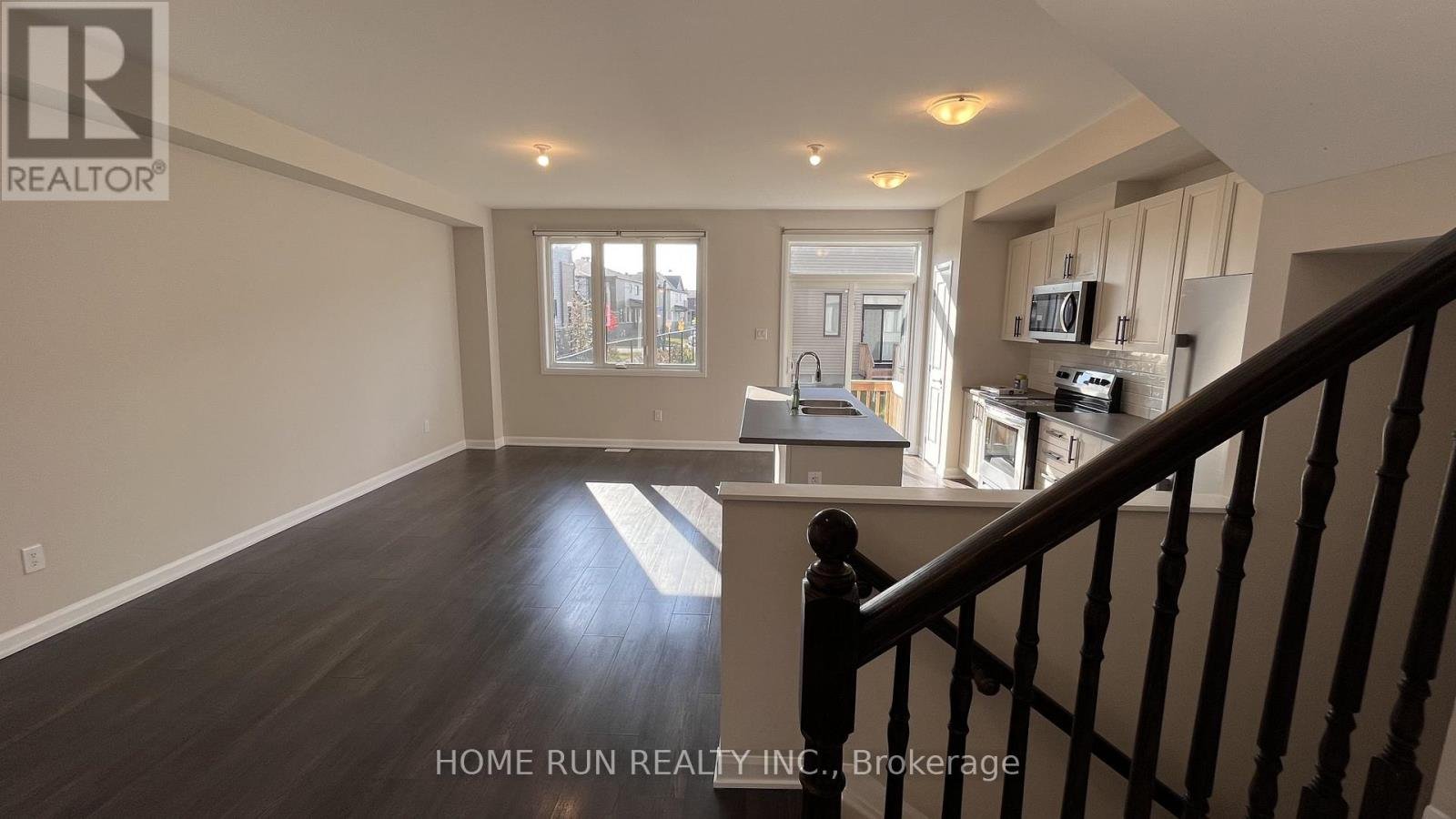 580 LILITH STREET - Photo 4