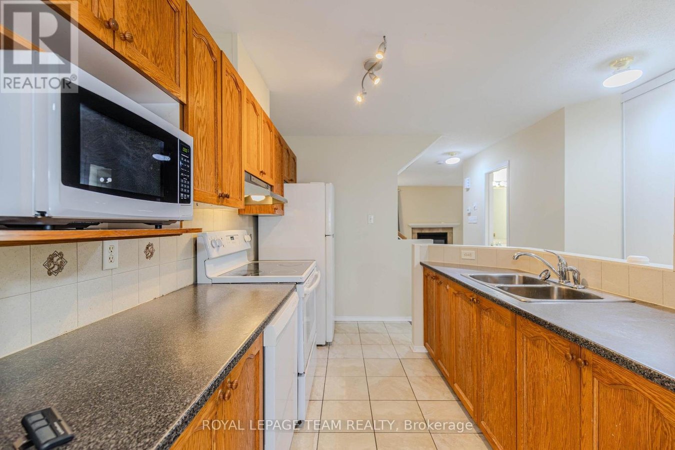 263 CRESTHAVEN DRIVE - Photo 7
