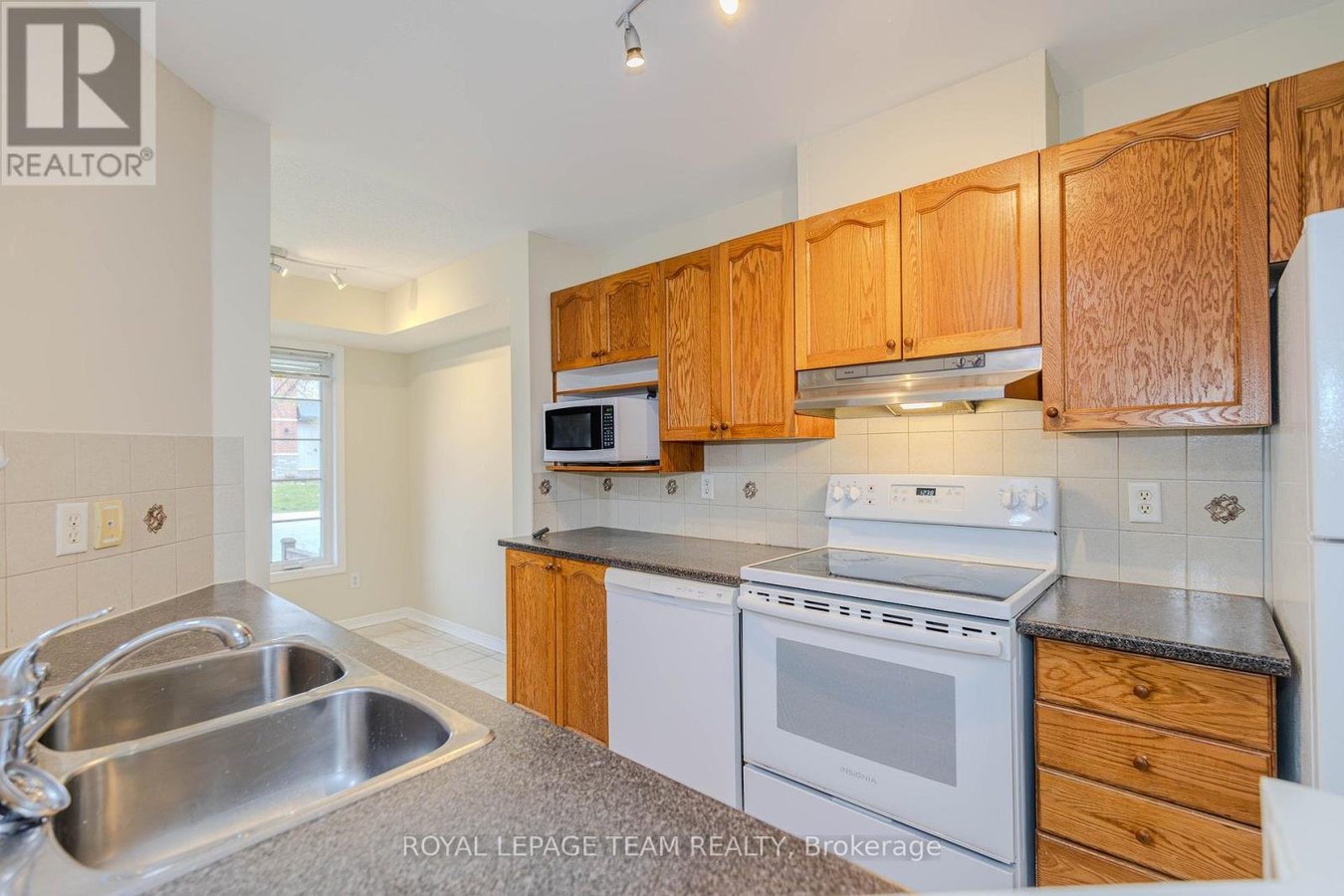 263 CRESTHAVEN DRIVE - Photo 11
