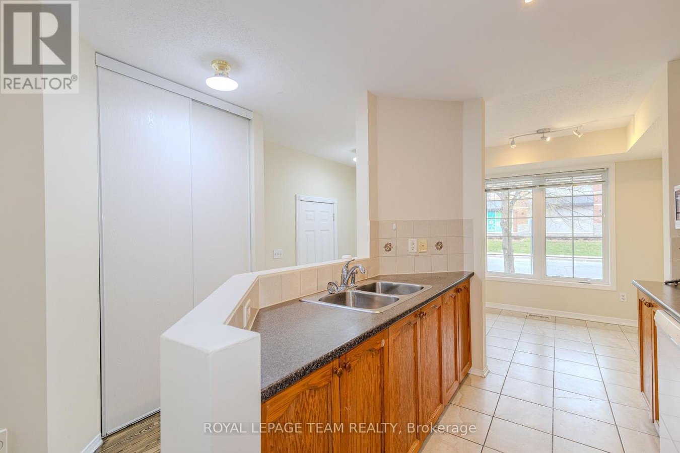 263 CRESTHAVEN DRIVE - Photo 13