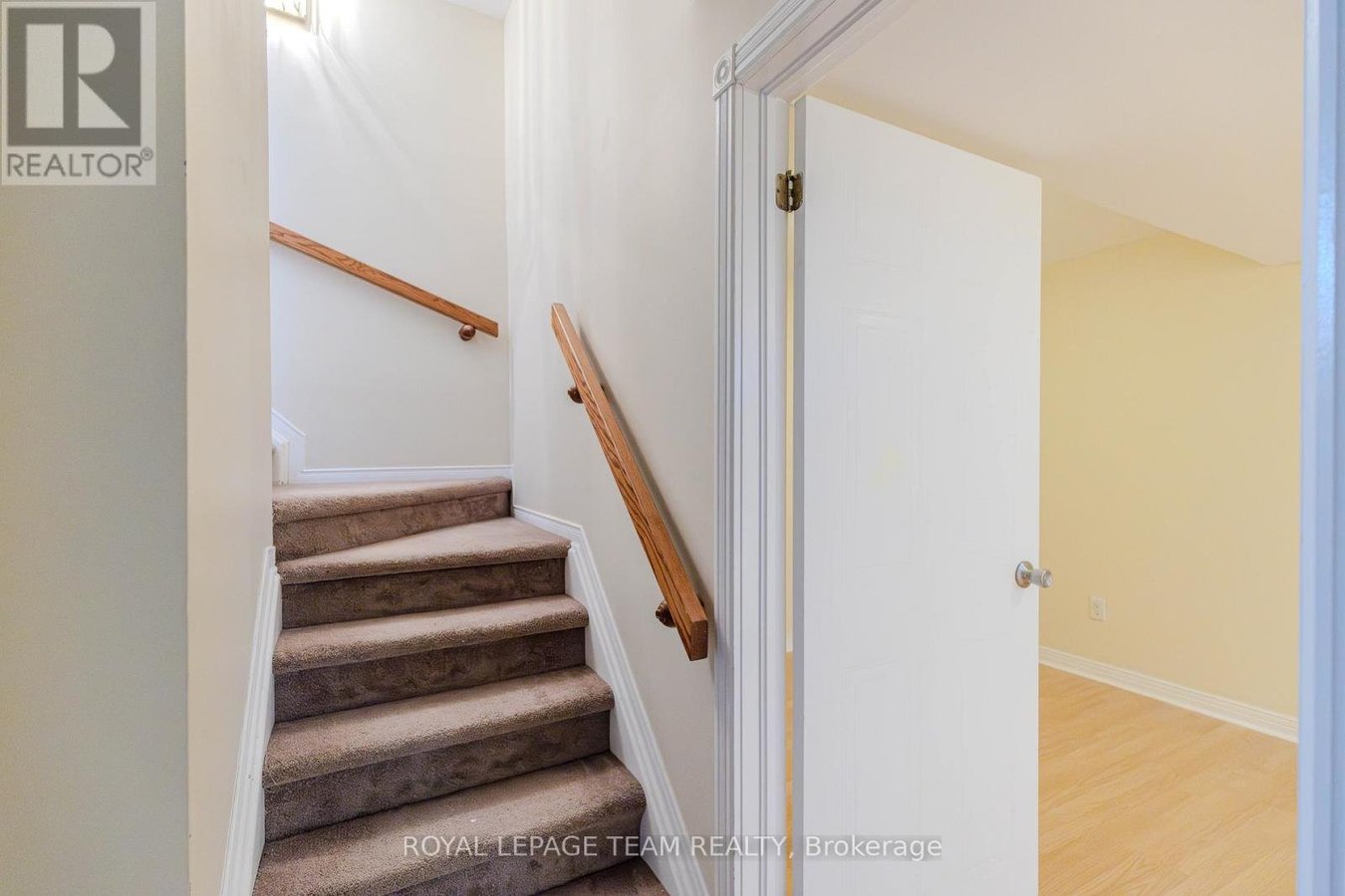 263 CRESTHAVEN DRIVE - Photo 44
