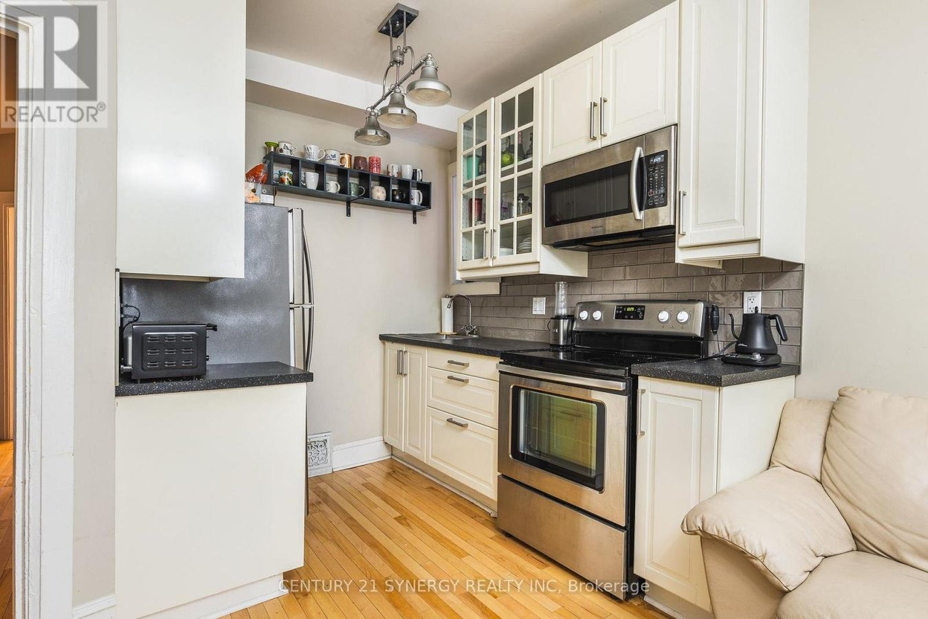 2 - 229 CHARLOTTE STREET - Photo 5