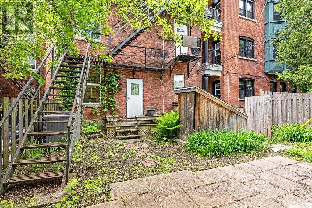 2 - 229 CHARLOTTE STREET - Photo 13