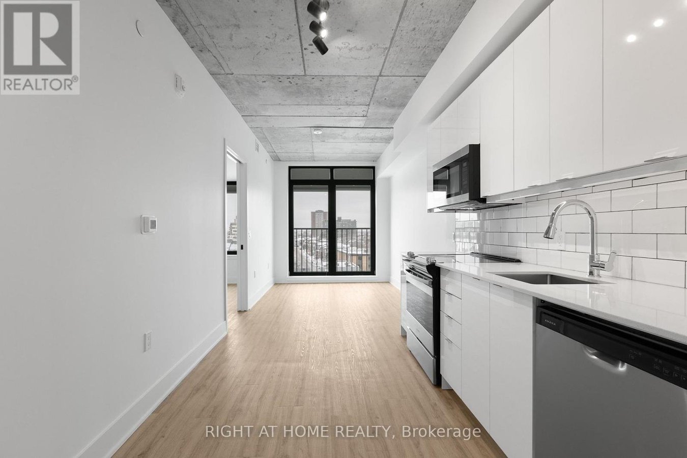 311 - 377 WINONA AVENUE - Photo 4