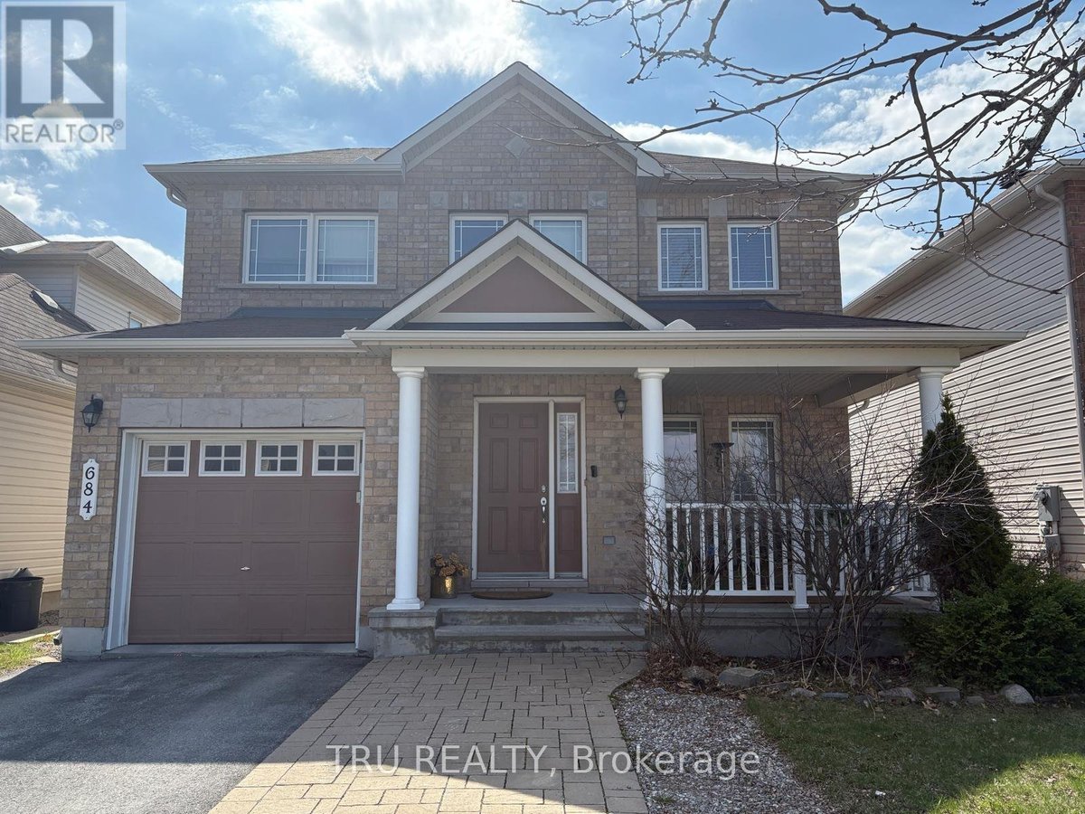 684 BEATRICE DRIVE - Photo 1