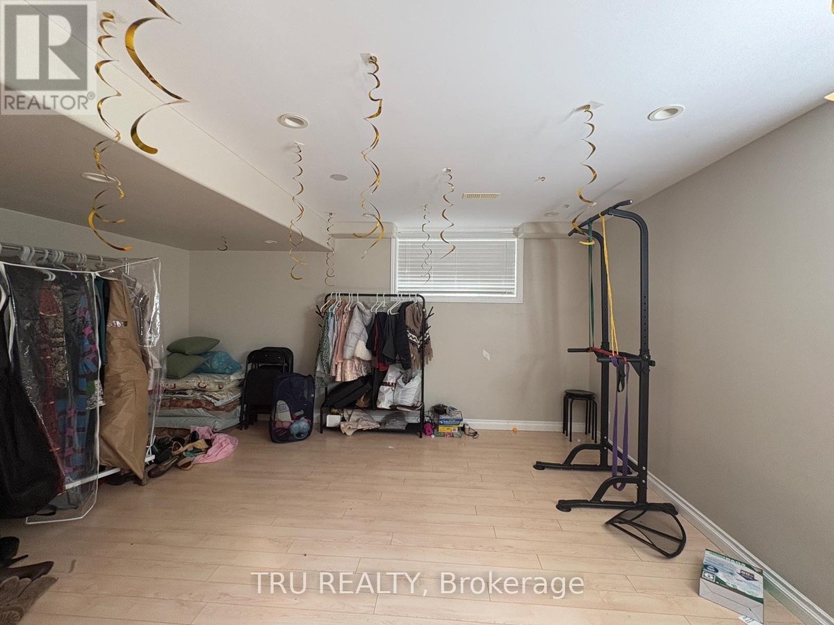 684 BEATRICE DRIVE - Photo 36