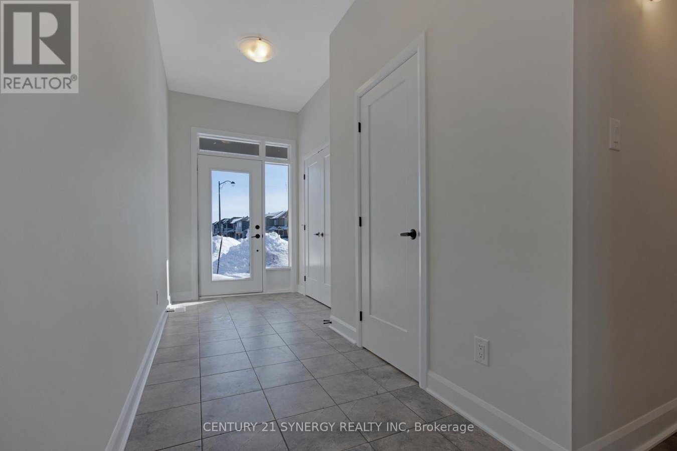 708 TALIESIN CRESCENT - Photo 2