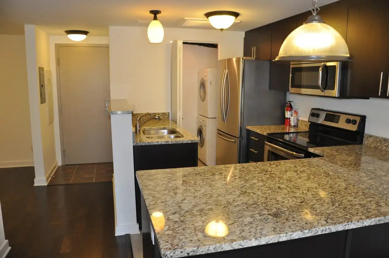 456 King Edward Avenue - Photo 1