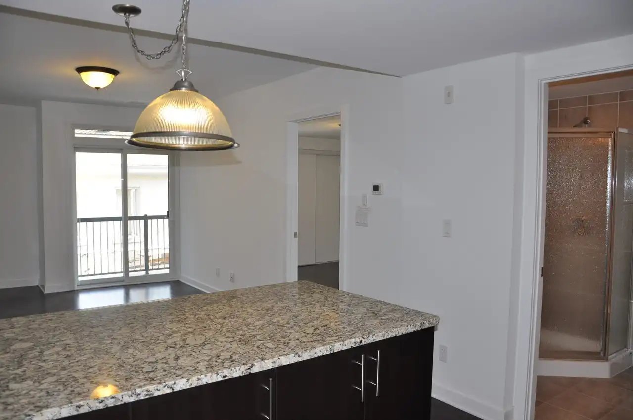 456 King Edward Avenue - Photo 3