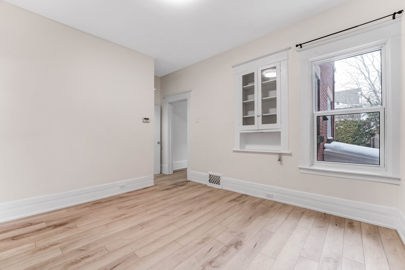 170 Ivy Crescent - Photo 4