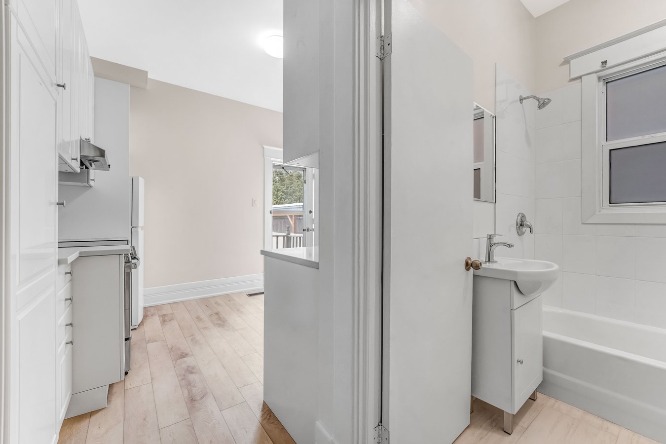 170 Ivy Crescent - Photo 8