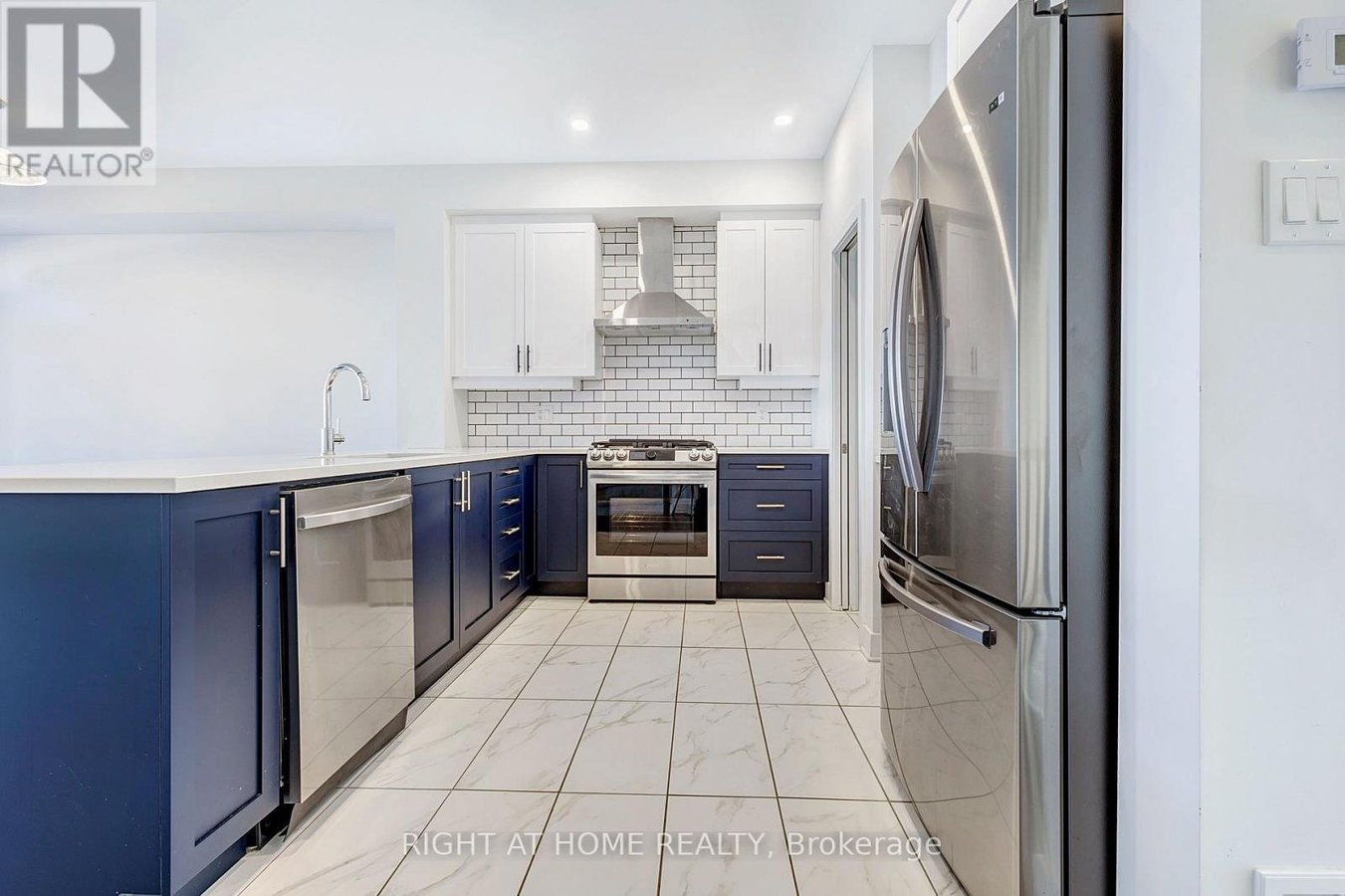 500 TRIANGLE STREET - Photo 7