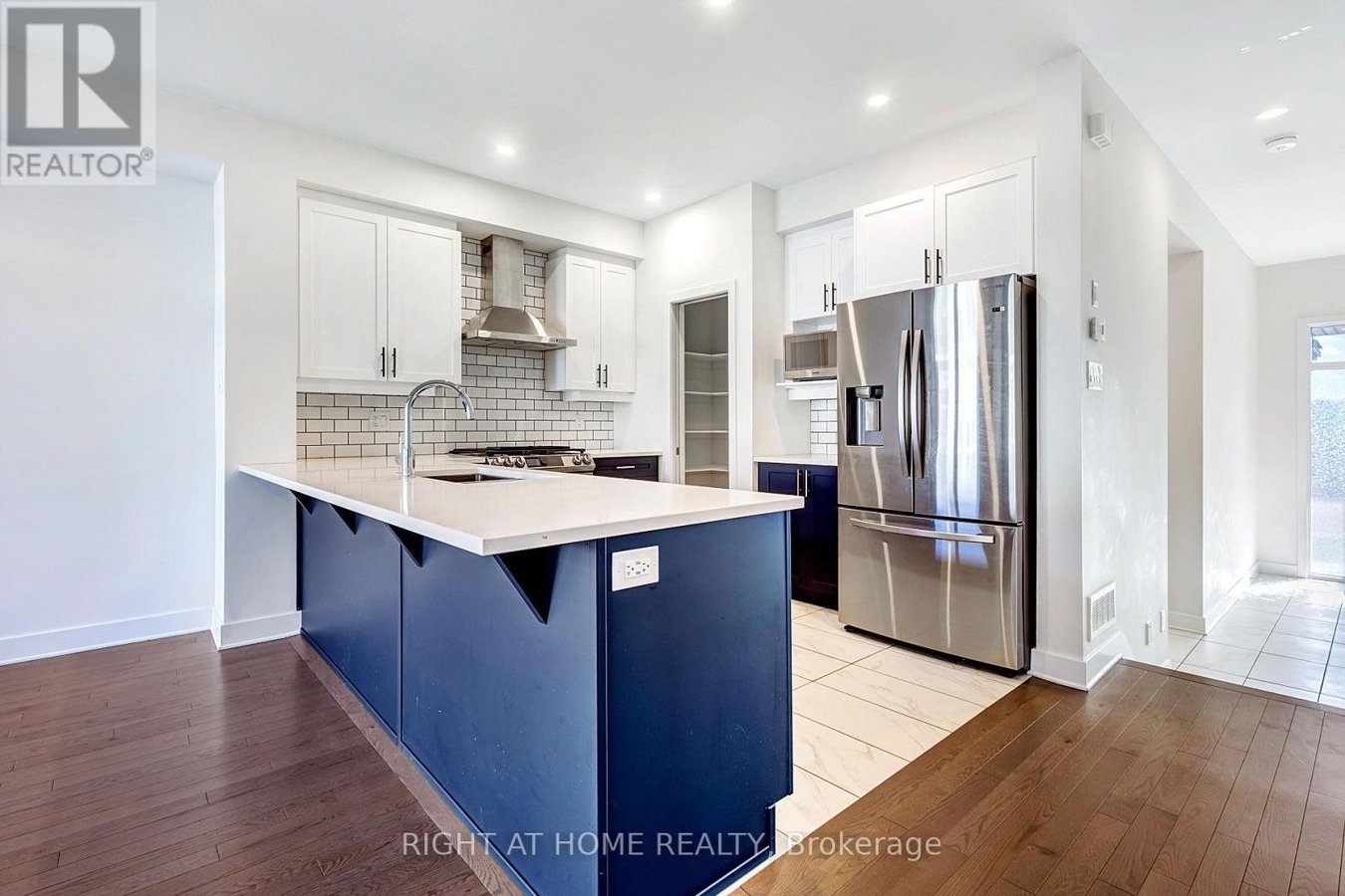 500 TRIANGLE STREET - Photo 9