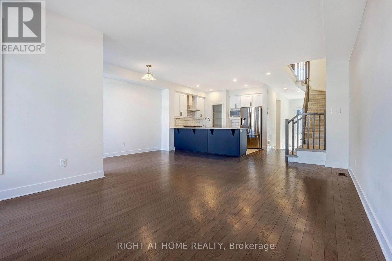 500 TRIANGLE STREET - Photo 10