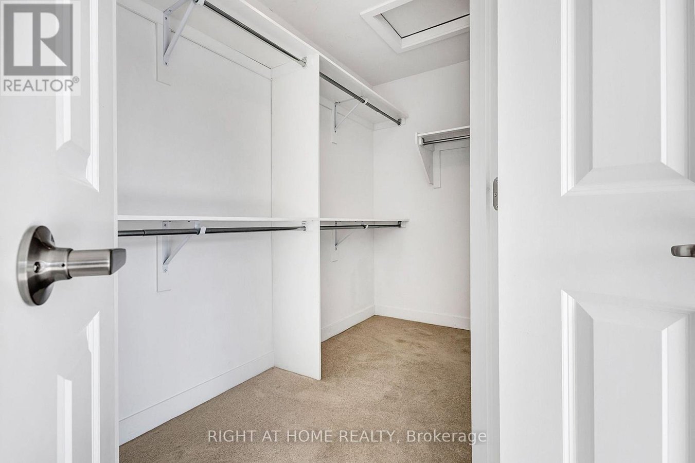 500 TRIANGLE STREET - Photo 18