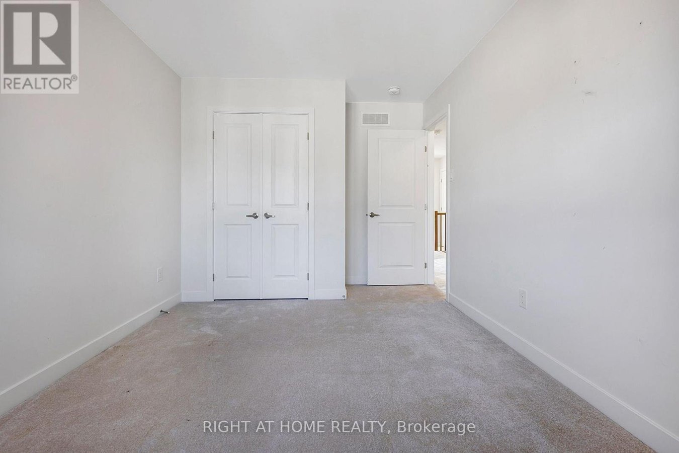500 TRIANGLE STREET - Photo 19