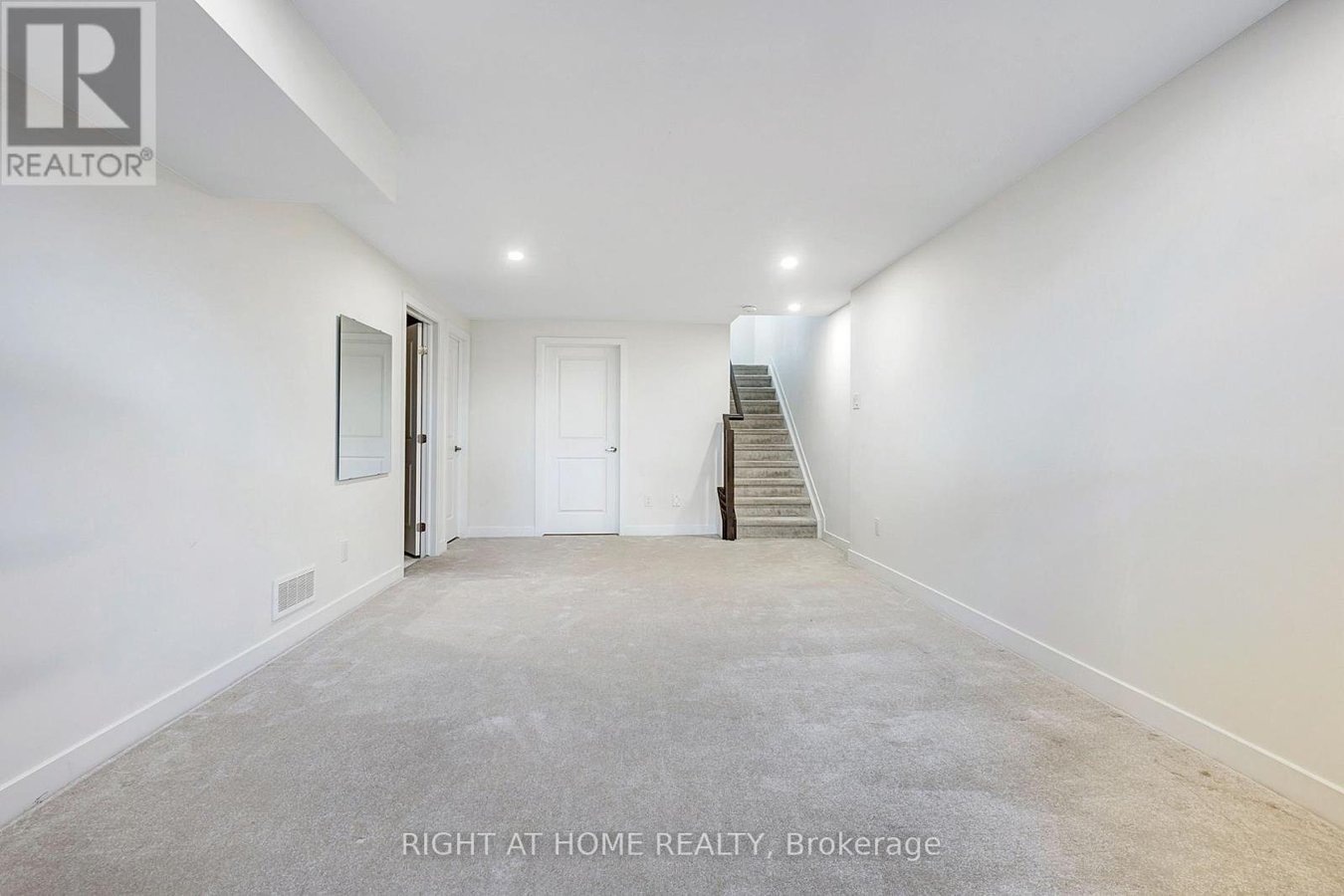 500 TRIANGLE STREET - Photo 24