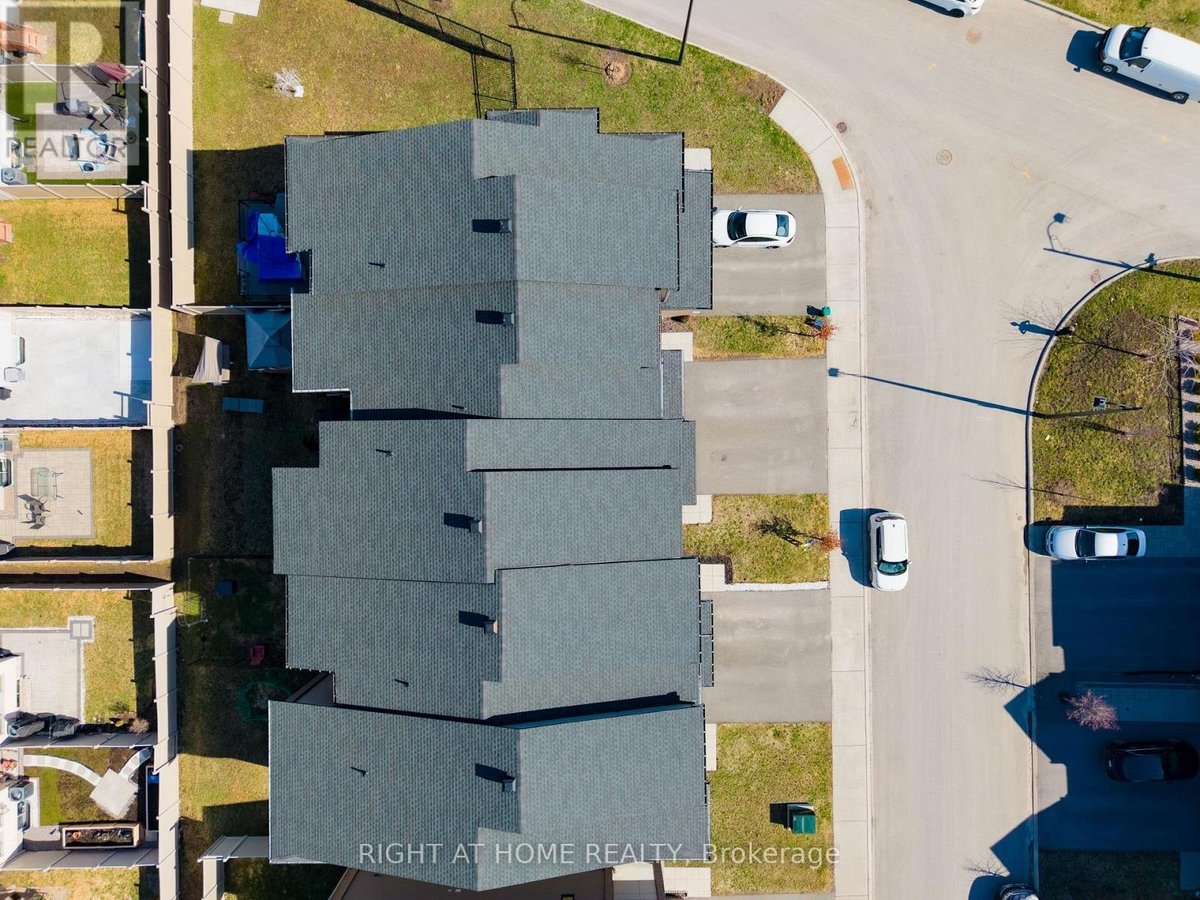 500 TRIANGLE STREET - Photo 26