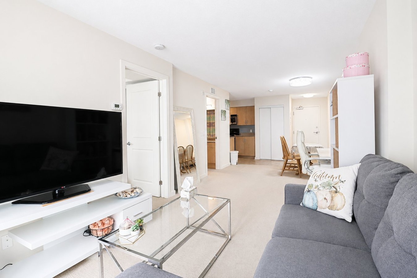 138 Somerset Street West - Photo 3