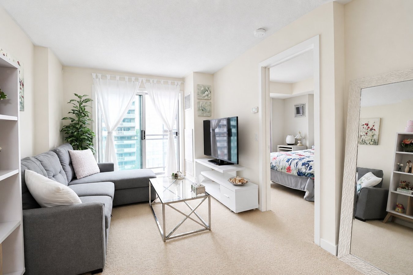 138 Somerset Street West - Photo 2