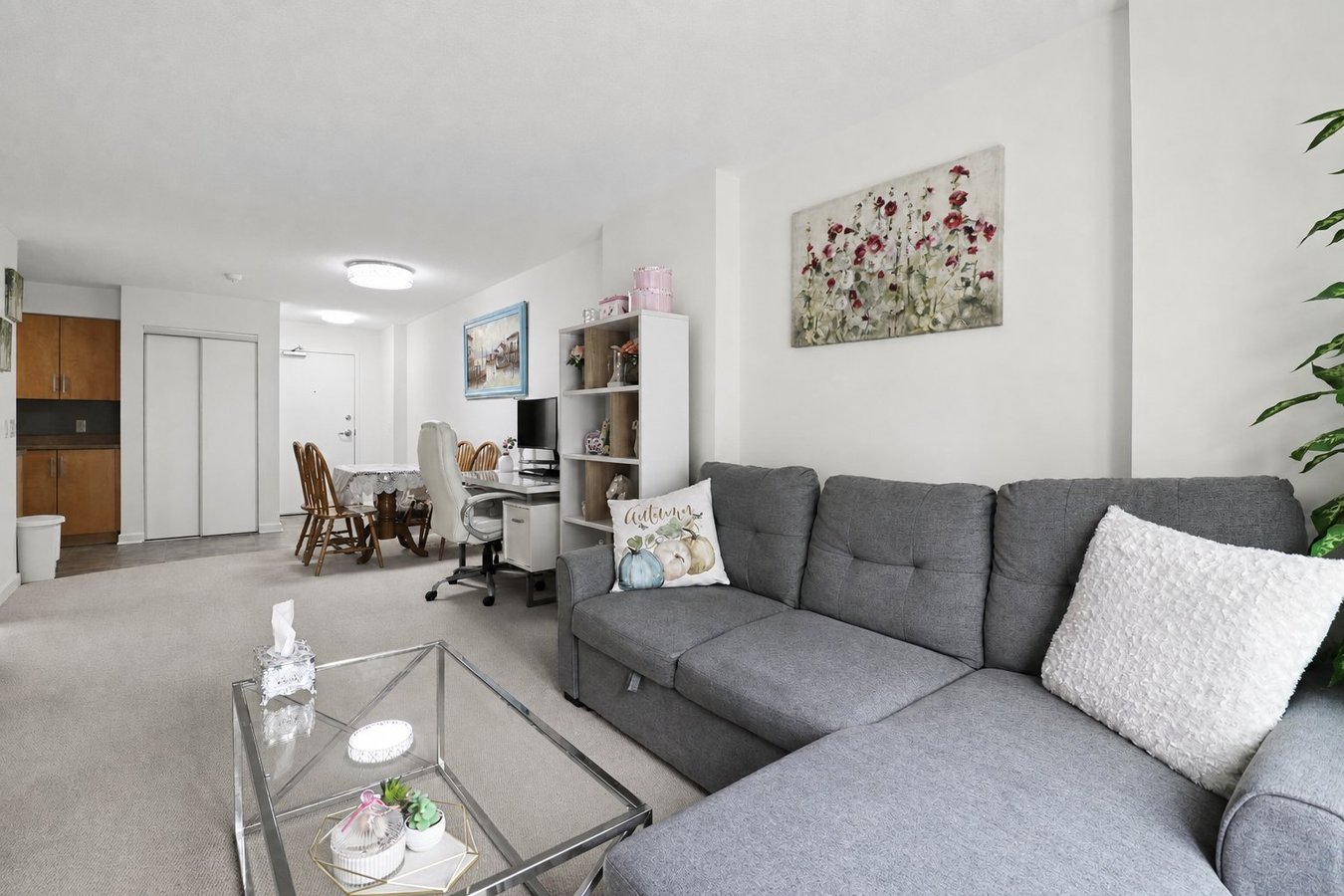138 Somerset Street West - Photo 4