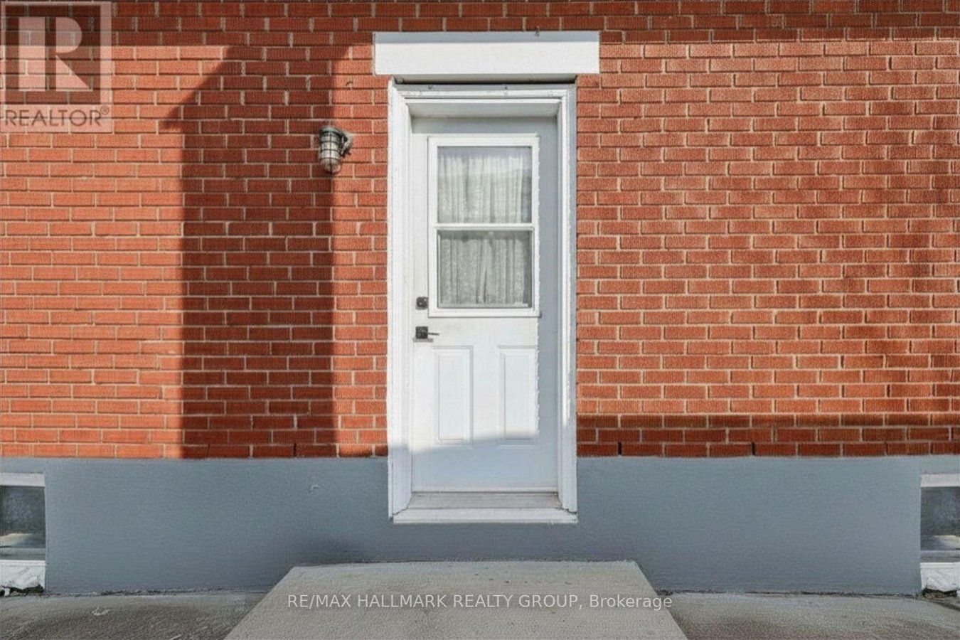 B - 1307 VANCOUVER AVENUE - Photo 2