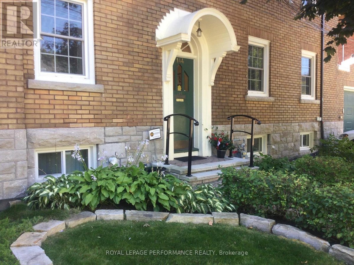 3 - 144 KEEFER STREET - Photo 1