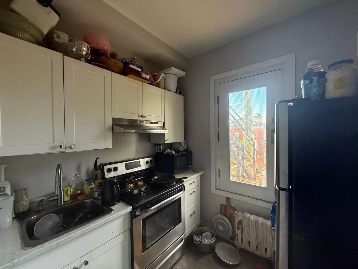 425 Daly Avenue - Photo 1