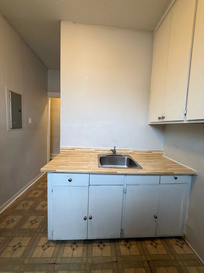 425 Daly Avenue - Photo 3