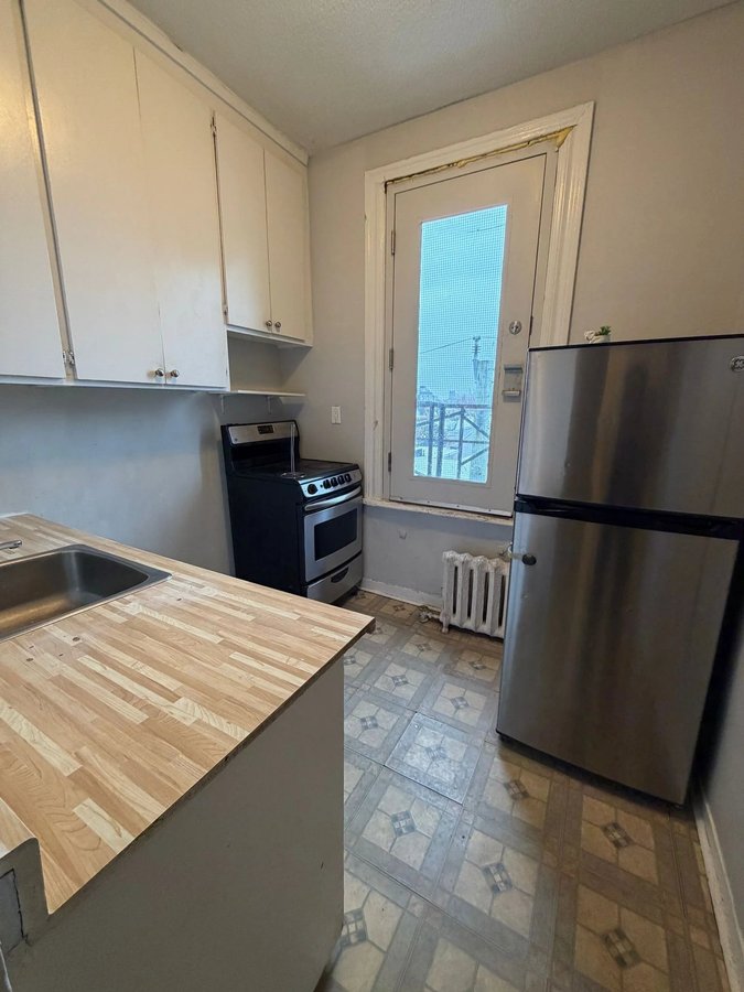 425 Daly Avenue - Photo 4
