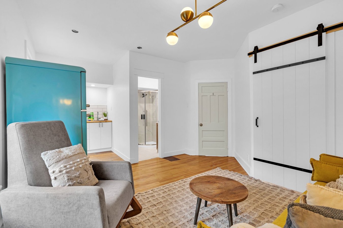 484 Gladstone Avenue - Photo 4