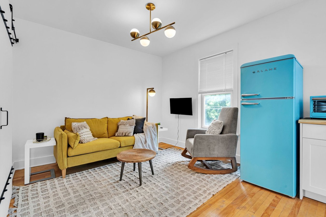 484 Gladstone Avenue - Photo 3