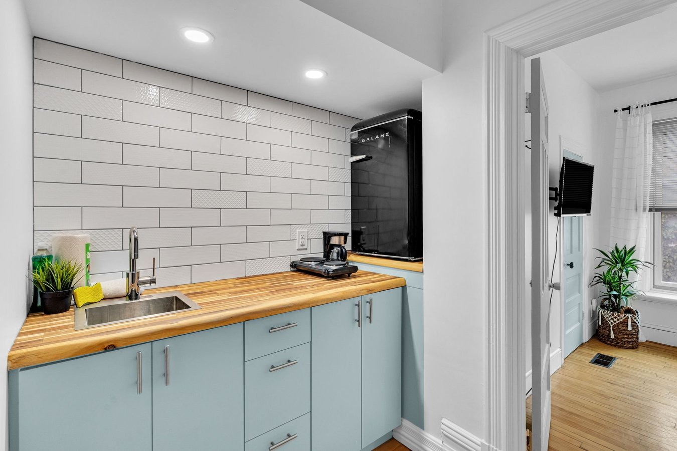 484 Gladstone Avenue - Photo 6