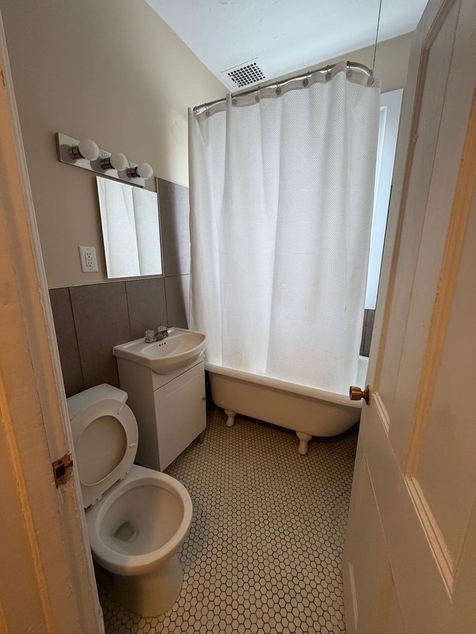 66 Fifth Avenue - Photo 1