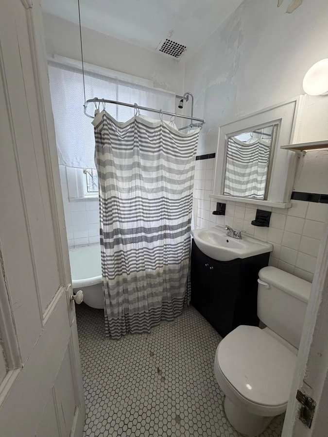 66 Fifth Avenue - Photo 1