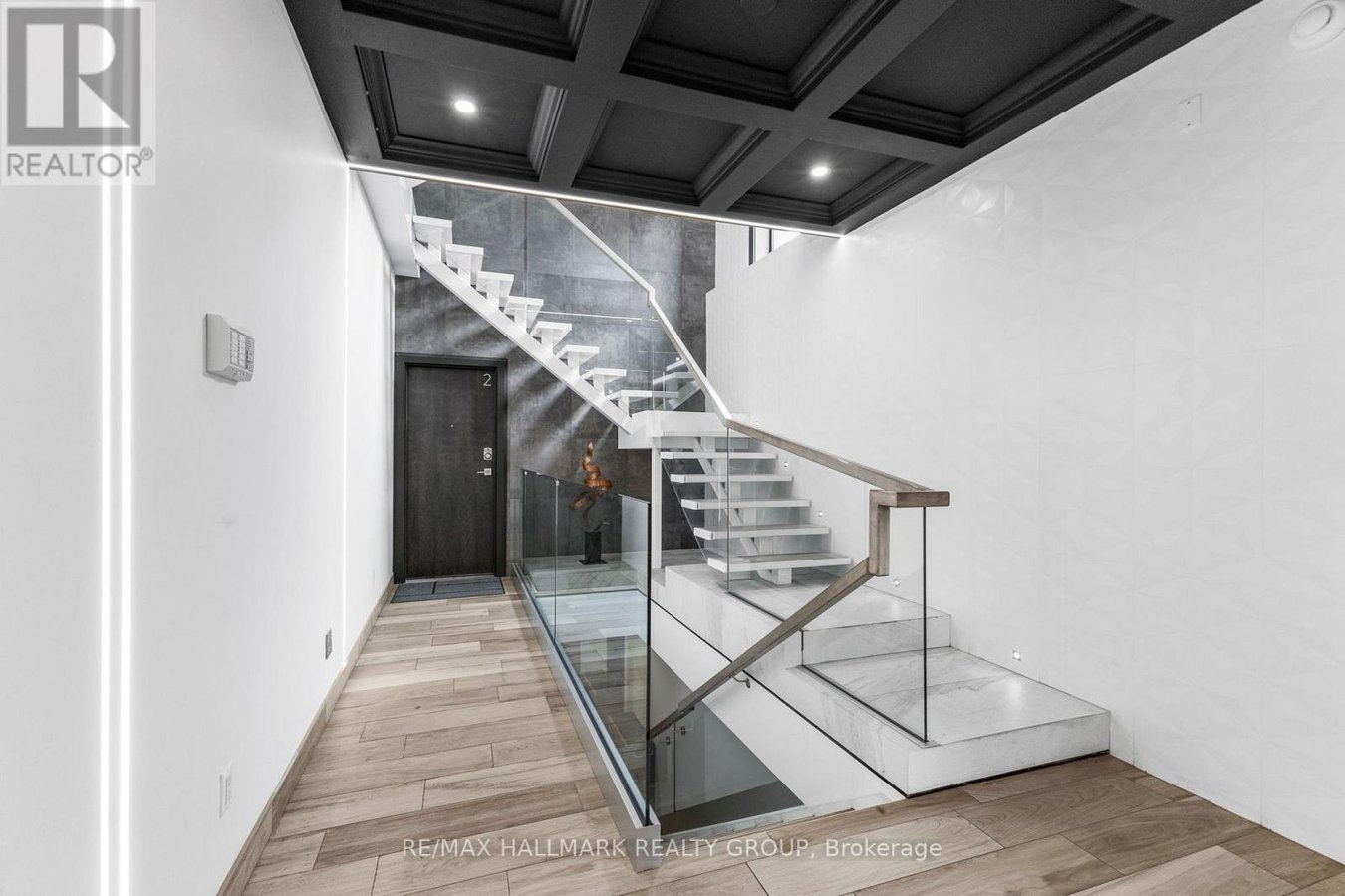 2 - 201 MACLAREN STREET - Photo 2