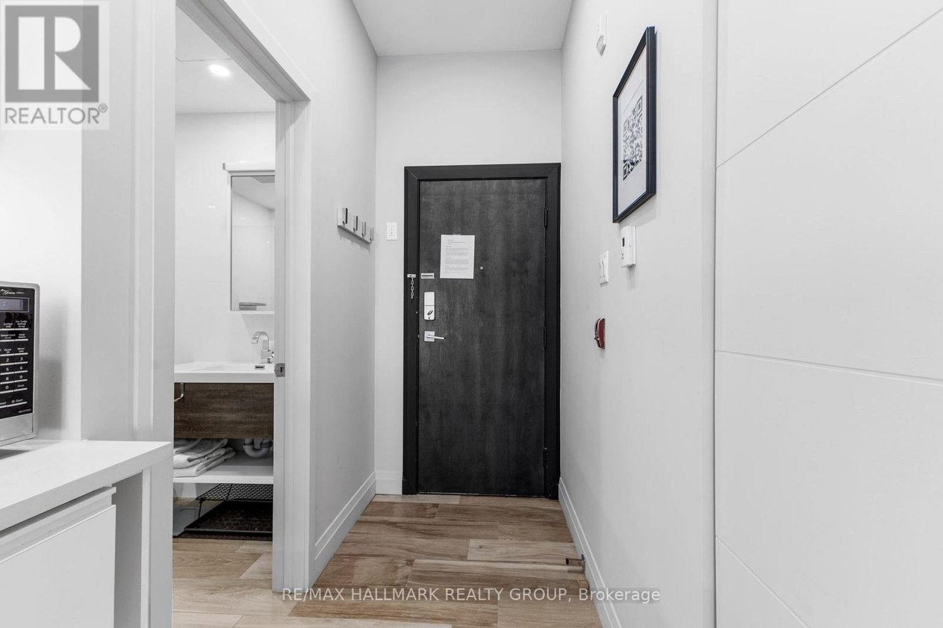 2 - 201 MACLAREN STREET - Photo 3