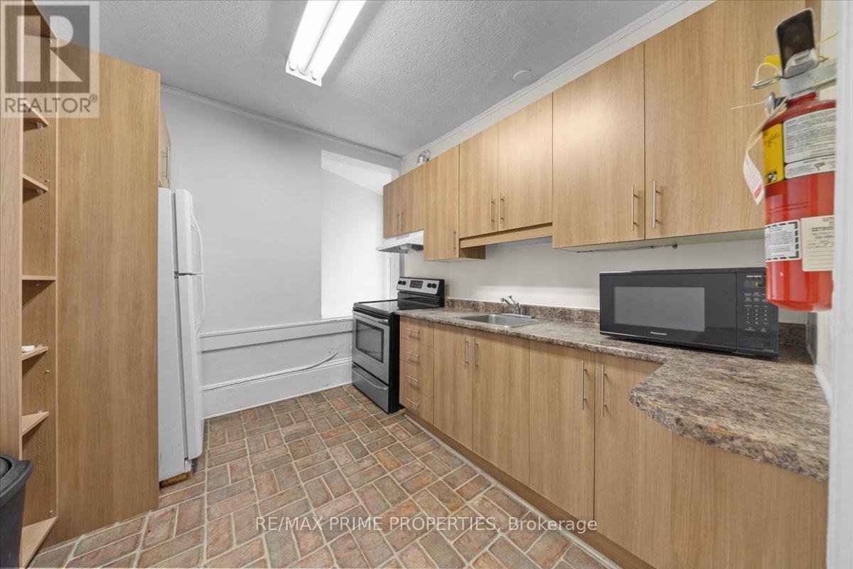 2 - 155 STEWART STREET - Photo 4